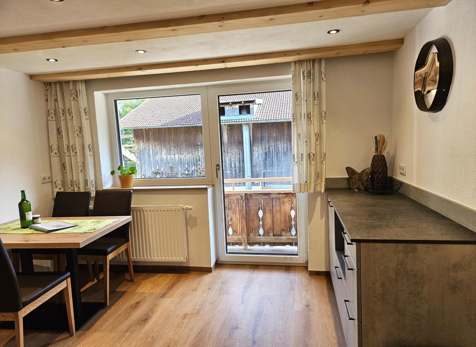 Haus Kathrein Apartment Пруц Екстериор снимка